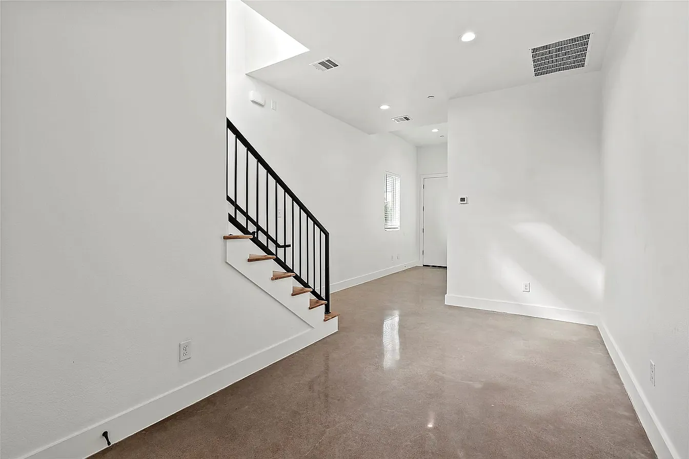 2 bed, 1581 sqft, $2,999 — Photo 4