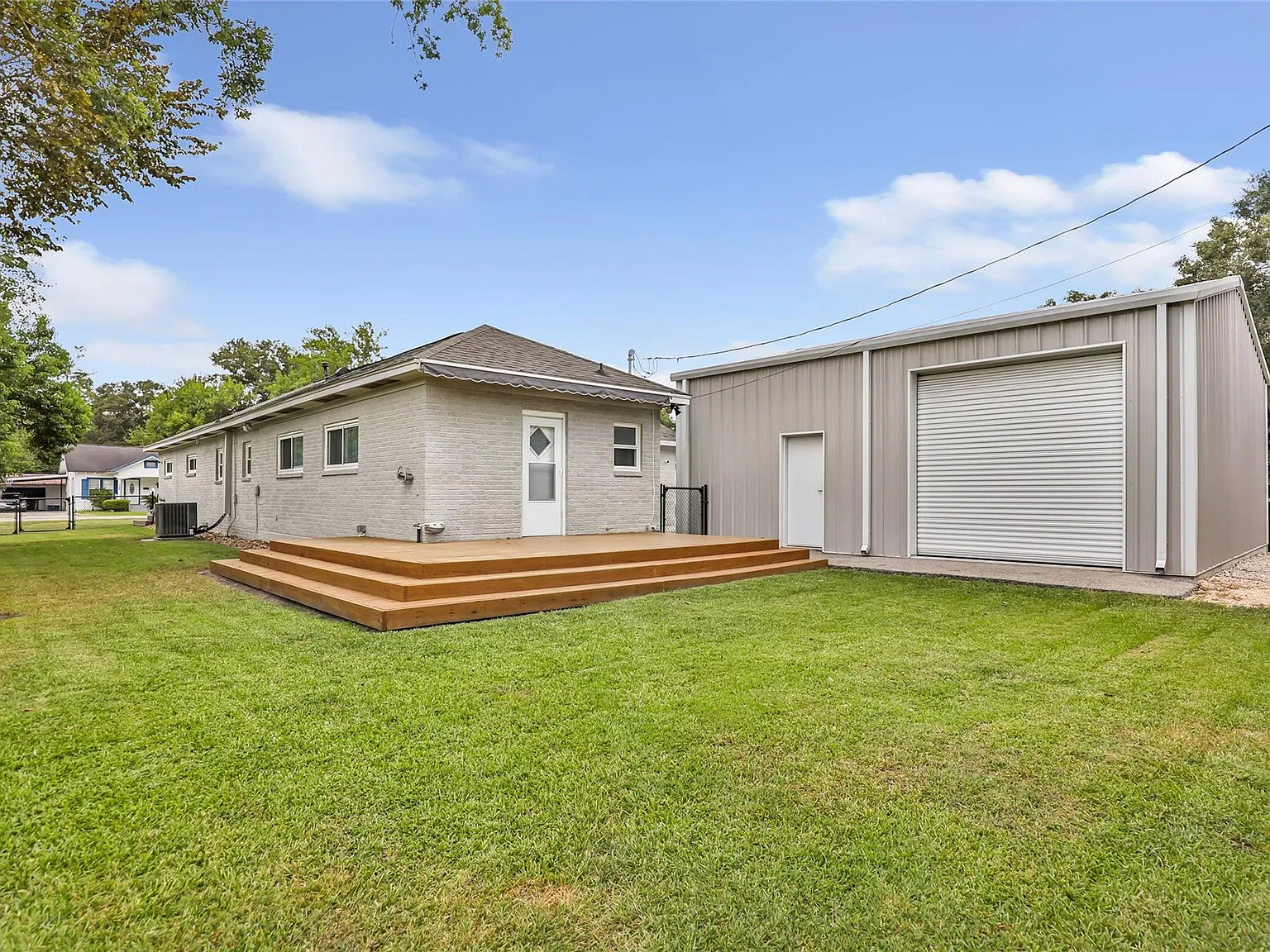 4 bed, 2.0 bath, 2446 sqft, $3,000 — Photo 4