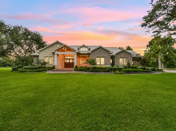 3629 Maranatha Dr, Sugar Land, TX 77479