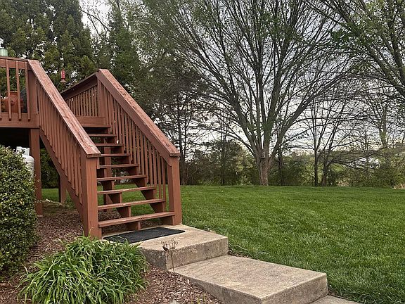 5th image of 403 Bethany Dr