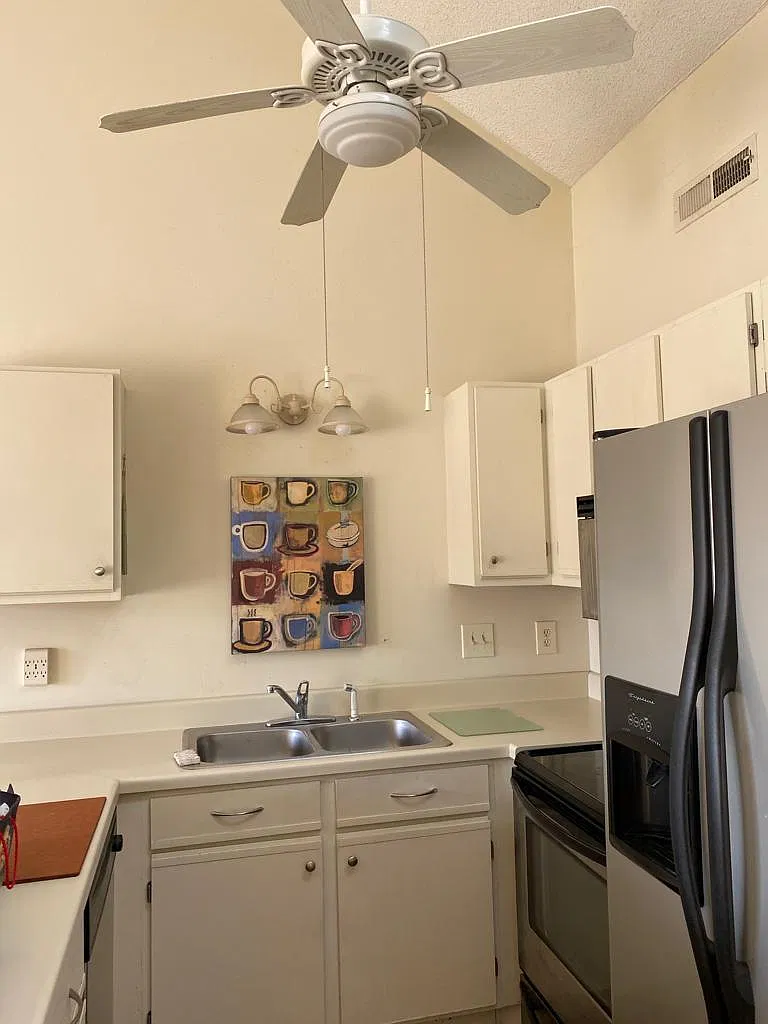 Studio, 650 sqft, $1,200 — Photo 2