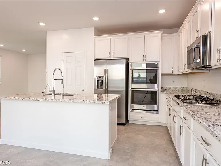 12412 Ocean Tiller Ave — Photo 11