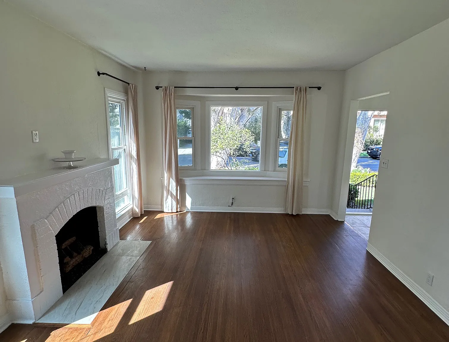2 bed, 1100 sqft, $6,250 — Photo 4