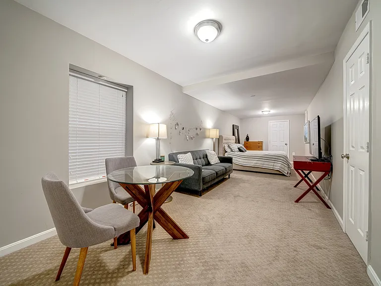 1219 Rowland Dr — Photo 41