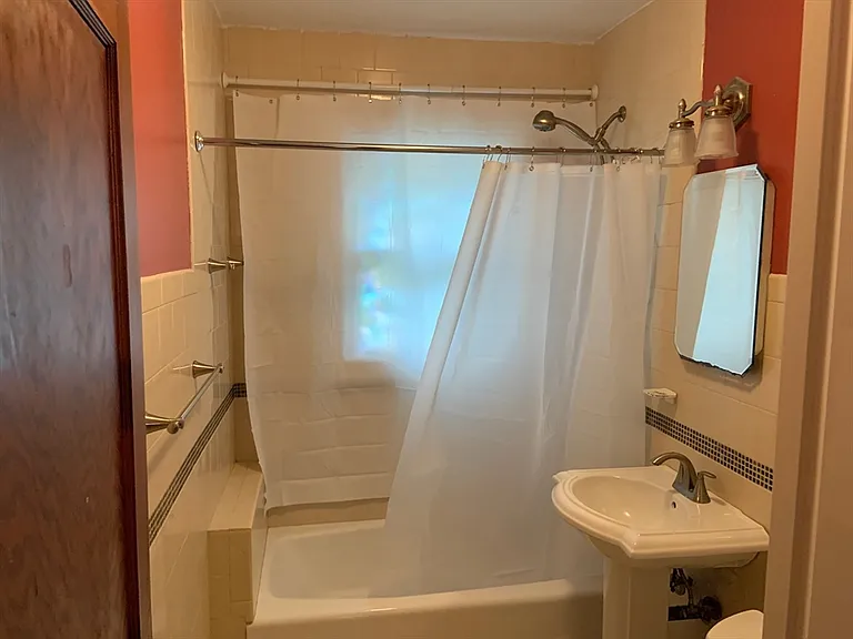 87 Willow St #2 — Photo 12