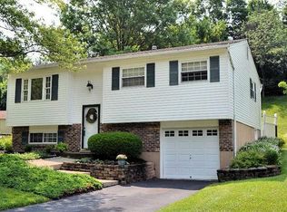 699 Winding Way, Cincinnati, OH 45245