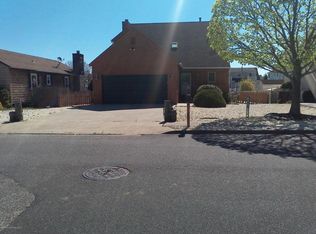 102 Moorage Ave, Bayville, NJ 08721
