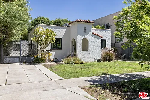 11269 La Maida St Photo 1
