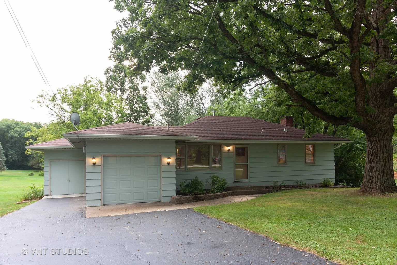 1101 Woodcrest Dr photo 1