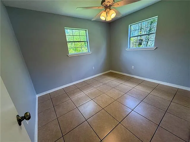 801 E Morris Ave — Photo 13
