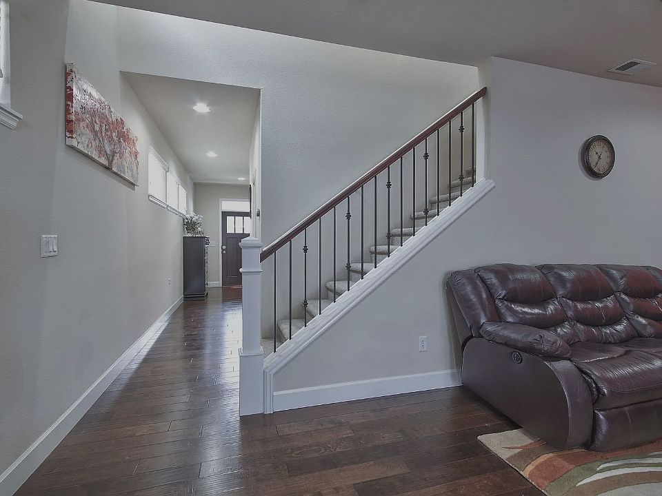 welcoming foyer of the house