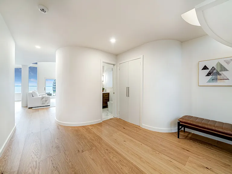 36 E Harbor Dr — Photo 14