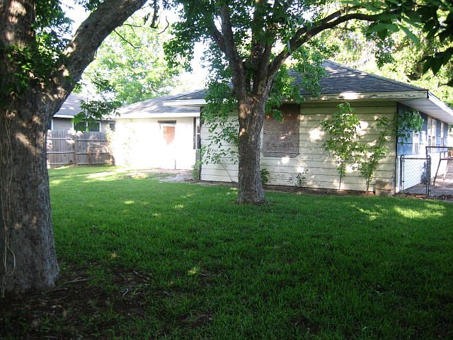 2nd image of 6301 Dave St