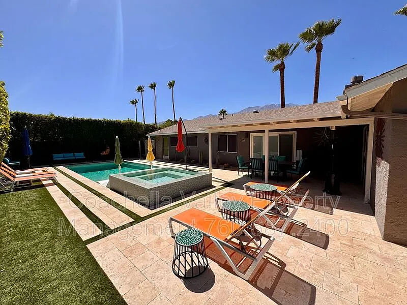 3 bed, 2.5 bath, 2004 sqft, $4,295 — Photo 1