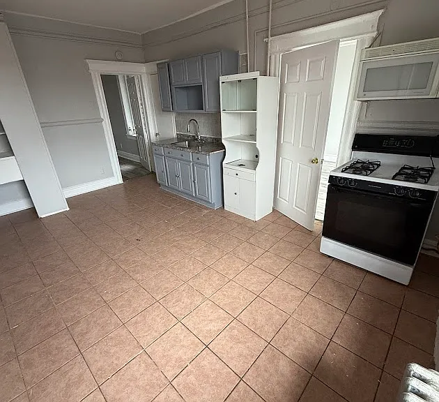 225-227 Clifton Ave #10R — Photo 4