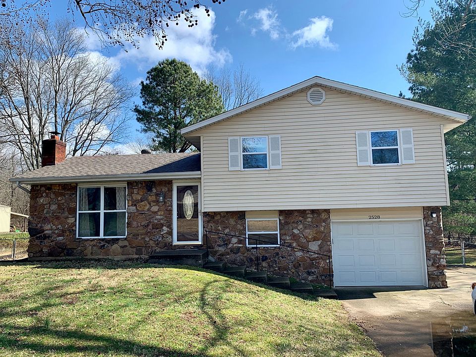 1st image of 2528 Singing Hills Dr