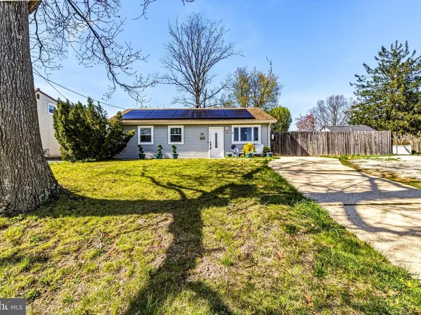 4 Lincoln Ave, Sicklerville, NJ 08081