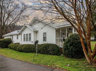 90 Spring St, Ellijay, GA 30540