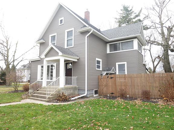 2nd image of 215 Elm St SE