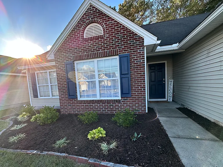 244 Avonshire Dr — Photo 2