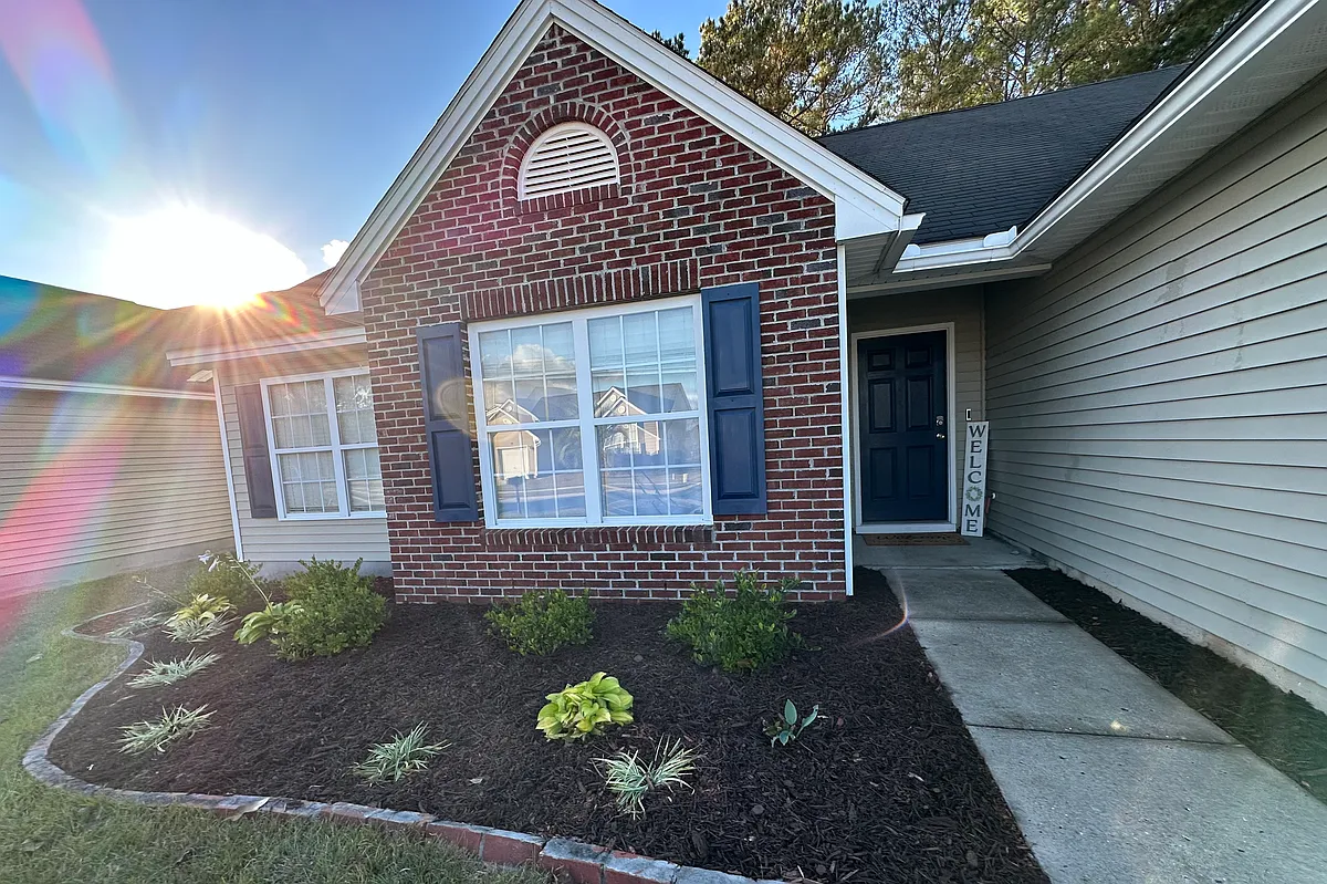 Building Photo - 244 Avonshire Dr