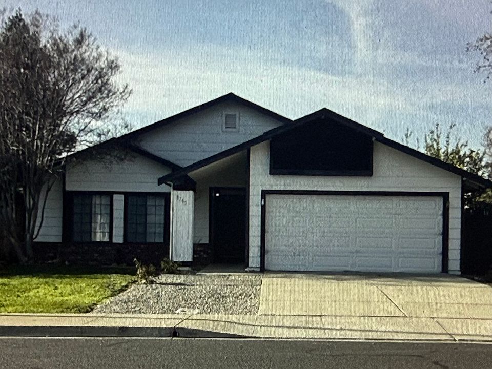 1st image of 1755 Jennifer Dr