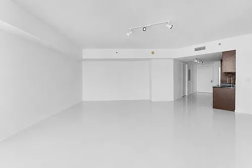 475 Brickell Ave Photo 1