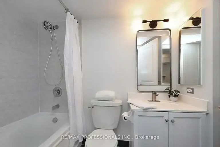 323 Richmond St E #514 — Photo 7