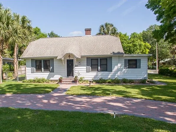 647 3rd Ave, Mount Dora, FL 32757