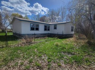 387 Missouri Valley Rd, Shoshoni, WY 82649