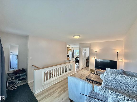 5th image of 11941 78th St NW