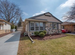 9833 W Grantosa Dr, Wauwatosa, WI 53222