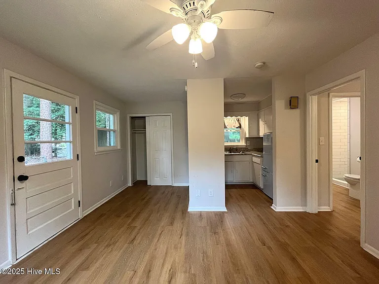 440 E Massachusetts Ave — Photo 33