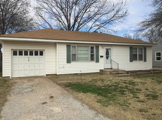 218 Stevens Ave, Blackwell, OK 74631
