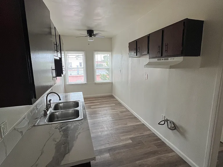 5350 Verona St #7 — Photo 3
