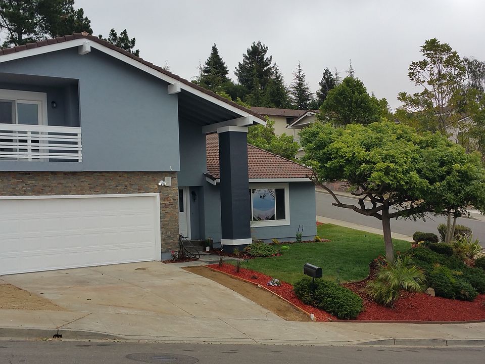 2nd image of 27039 Belfast Ln
