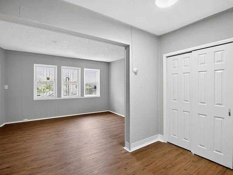 5446 Narcissus Ave — Photo 5