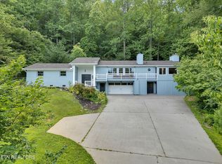 355 E Chestnut Hill Rd, Townsend, TN 37882