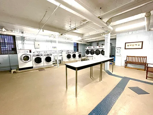 Rented by R New York | media 14