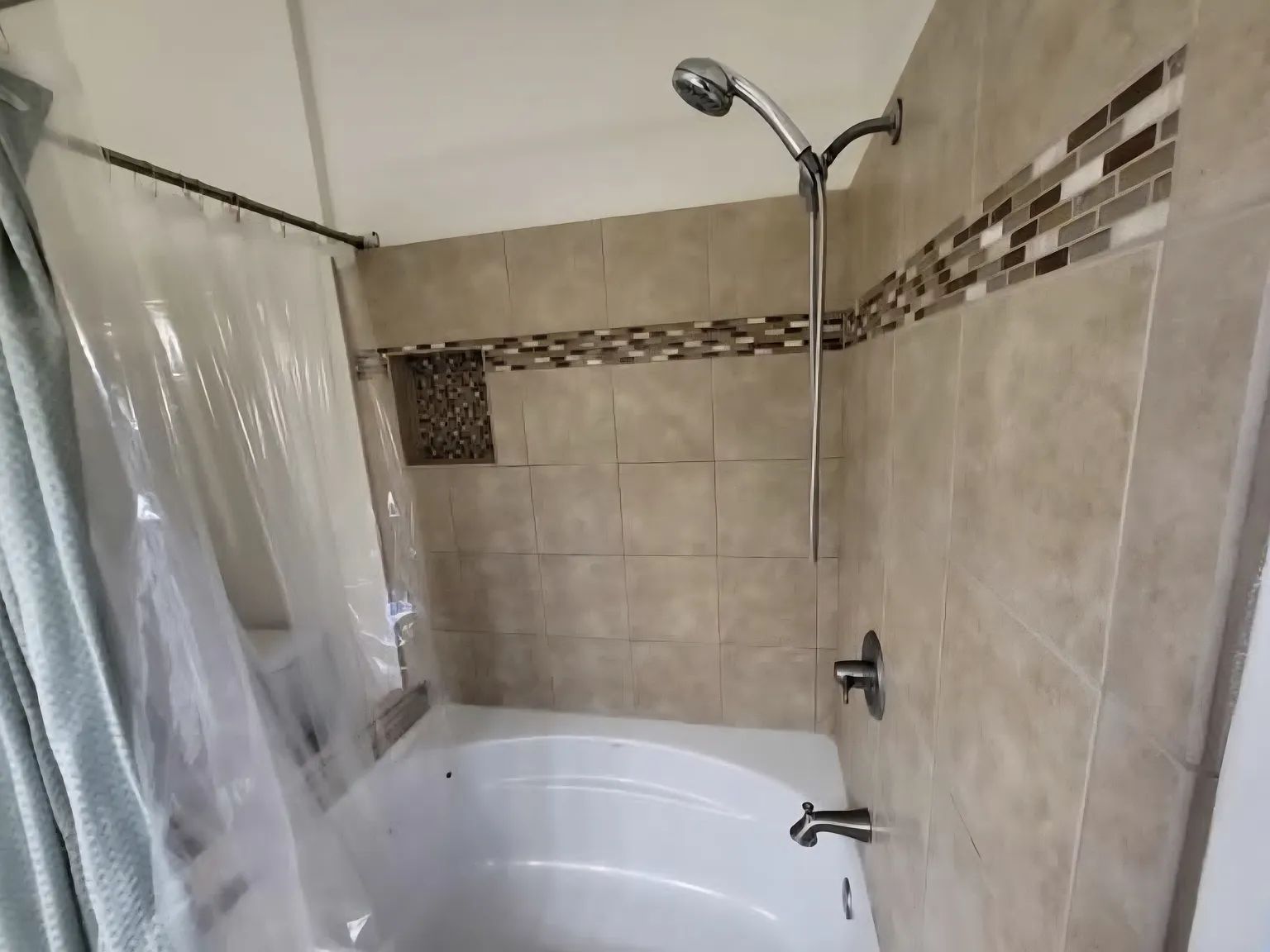 Studio, 400 sqft, $1,900 — Photo 4