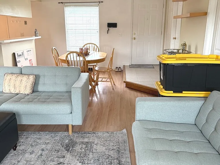 385 Sandhurst Cir #3 — Photo 17