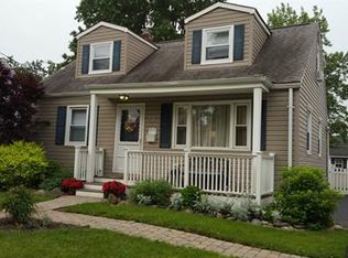 17 March Pl, Fords, NJ 08863