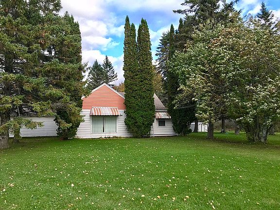 Front yard. View from street