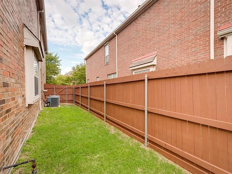 11511 Still Hollow Dr — Photo 16