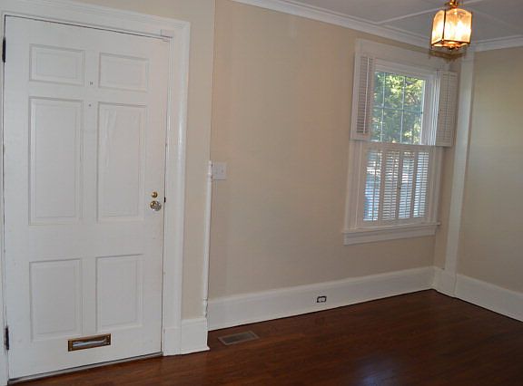 3rd image of 521 Highland Park Dr SW