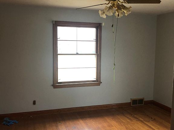 5th image of 4909 Oak Park Dr