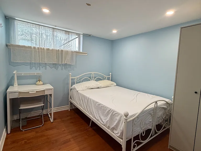 169 McGill St — Photo 1