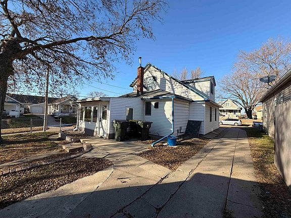 4th image of 3300 6th Ave
