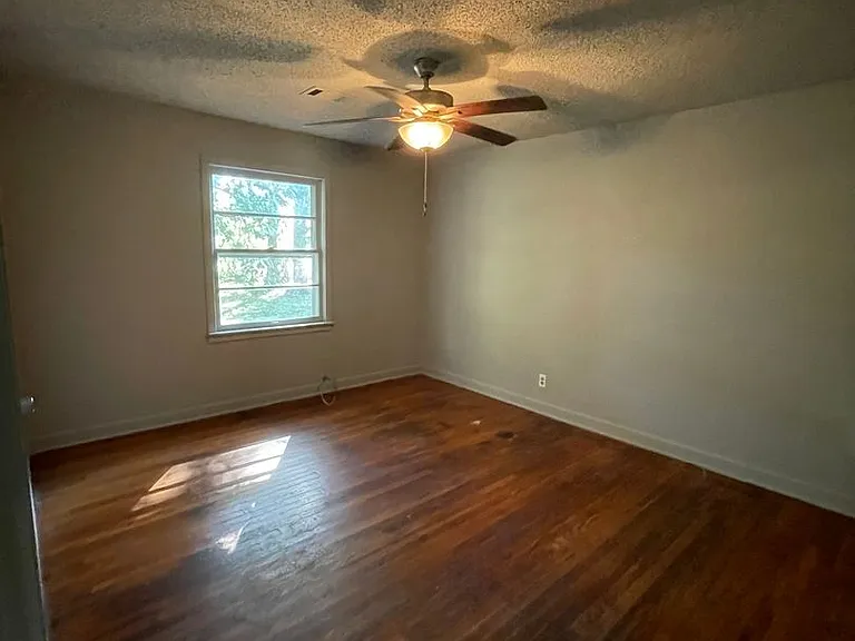 83-1303 W Warner Ave — Photo 3
