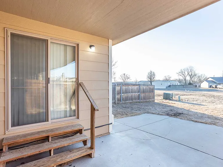 1048 E Karla Ave — Photo 28